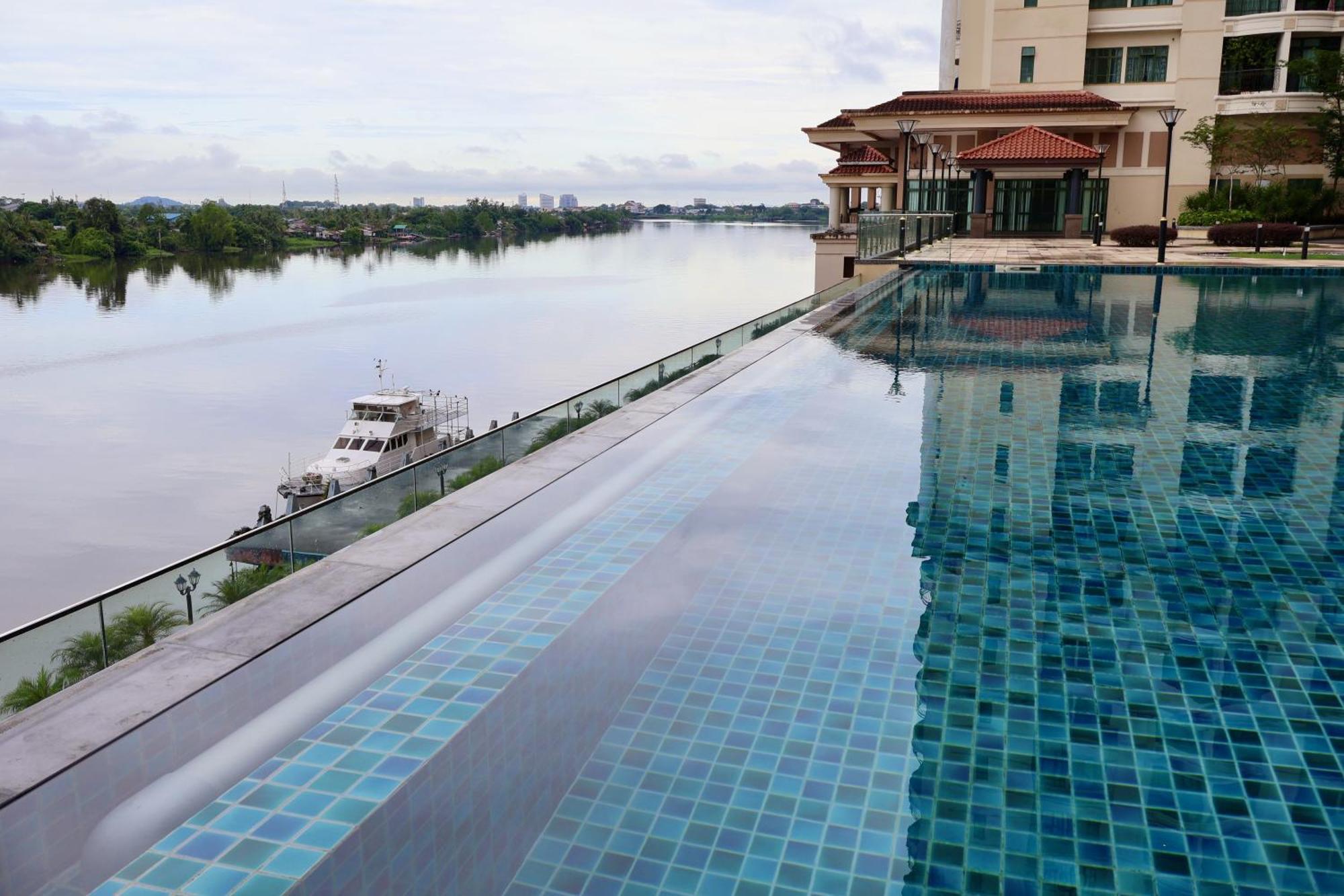 Kuching City Centre Smart Home Luxury Resort Condo エクステリア 写真