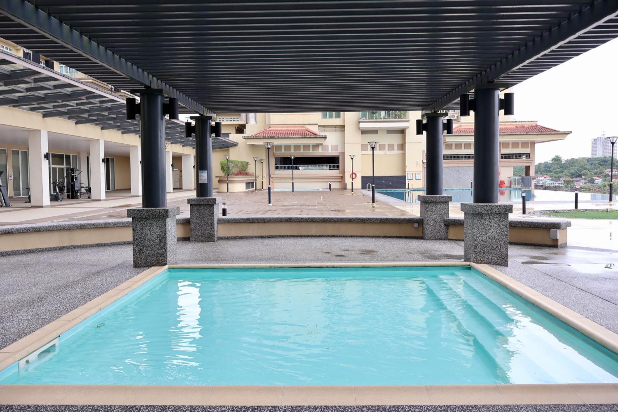 Kuching City Centre Smart Home Luxury Resort Condo エクステリア 写真